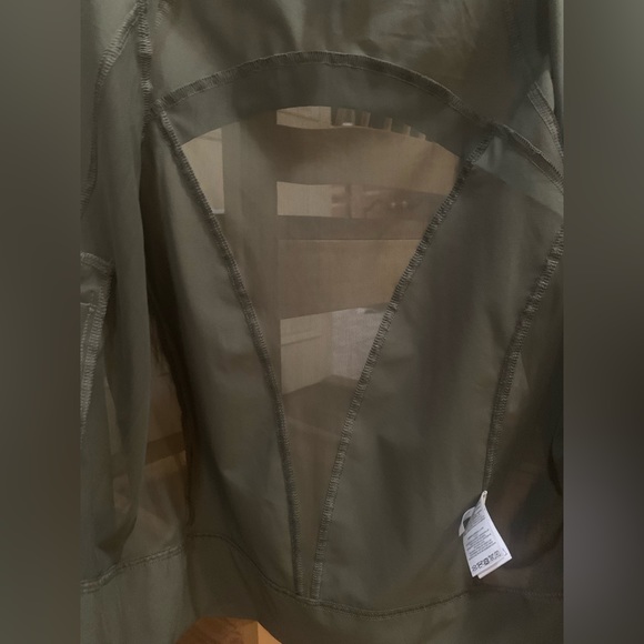 Lole ‘Sabrina’ army green lightweight activewear jacket - Picture 7 of 9